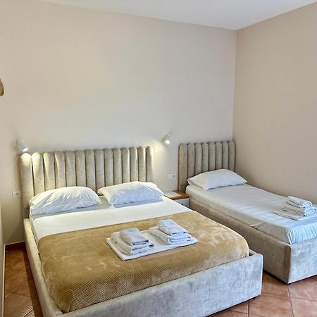 Anel Suites Vlorë Esterno foto