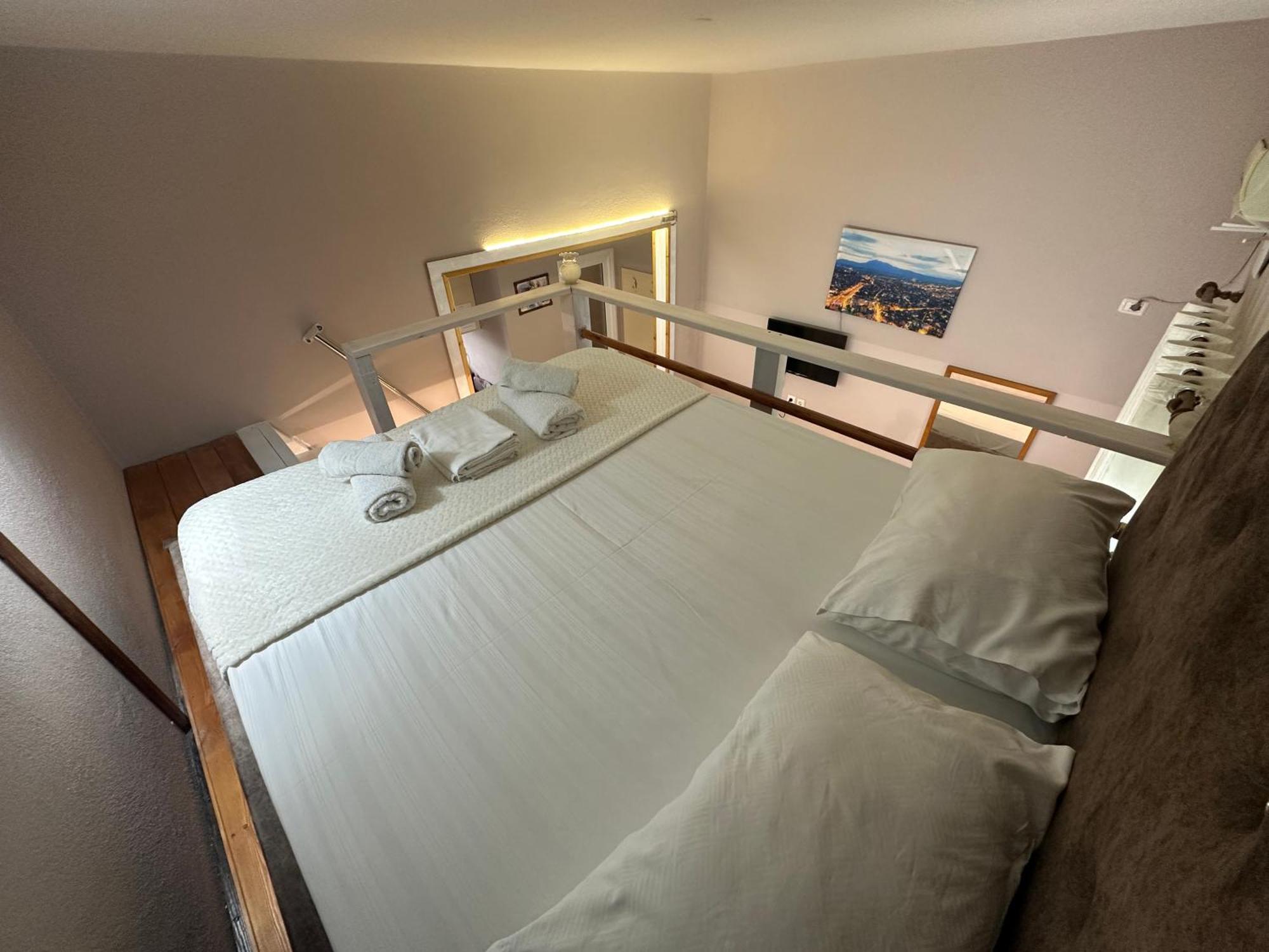 Anel Suites Vlorë Esterno foto
