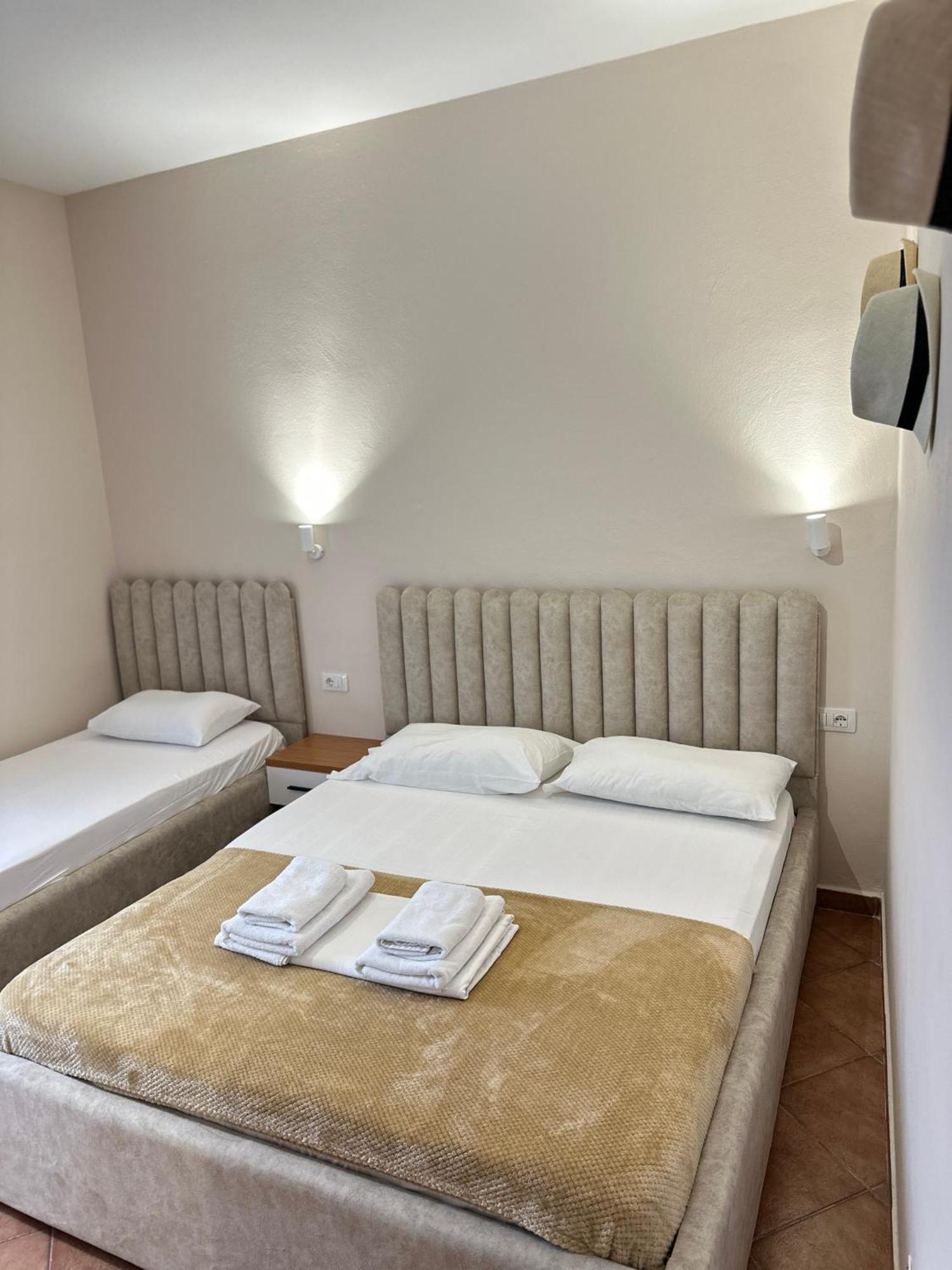 Anel Suites Vlorë Esterno foto